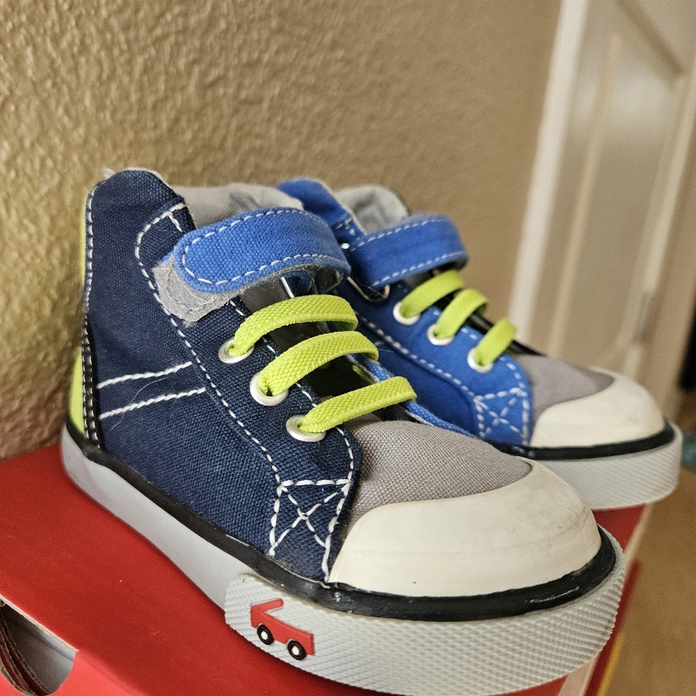 Toddler shoes